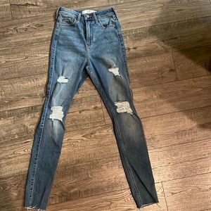 HOLLISTER SKINNY SIZE 1 REGULAR GREAT CONDITION